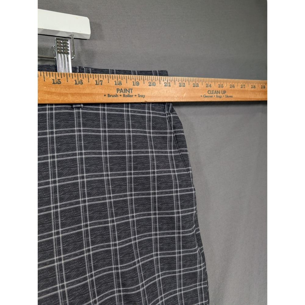 PGA Tour Mens Size 42 Golf Shorts Gray Plaid Flat Front Performance Activewear - Picture 6 of 7